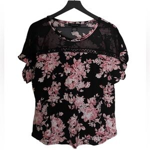 NWOT! Adele & May women’s floral pattern Blouse,Color black and pink Siz…